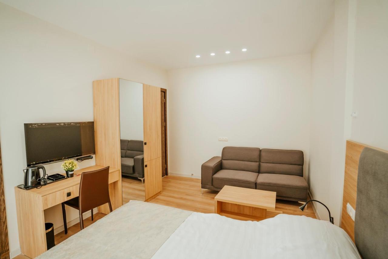 West Apart Hotel Батуми Екстериор снимка