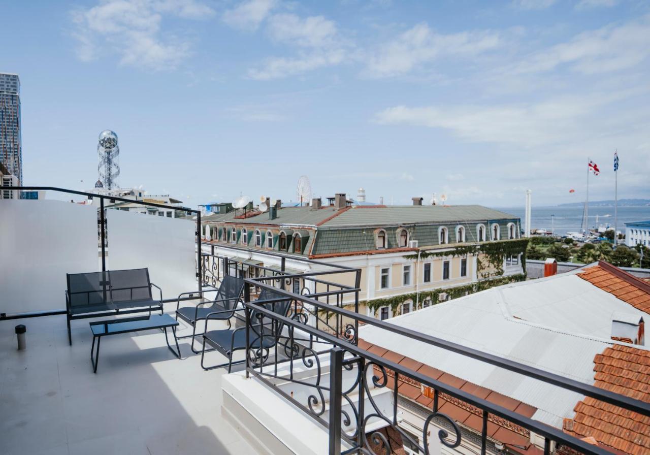 West Apart Hotel Батуми Екстериор снимка