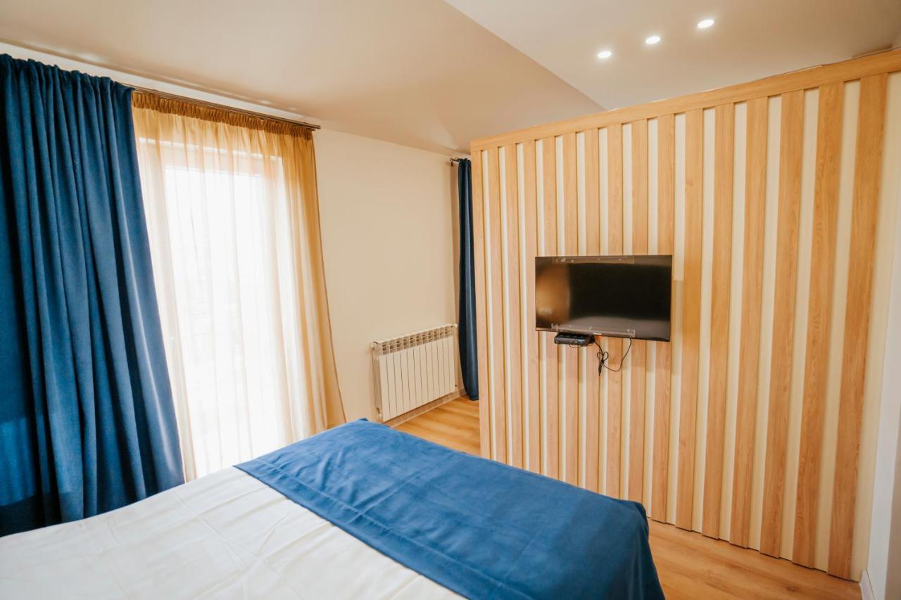 West Apart Hotel Батуми Екстериор снимка
