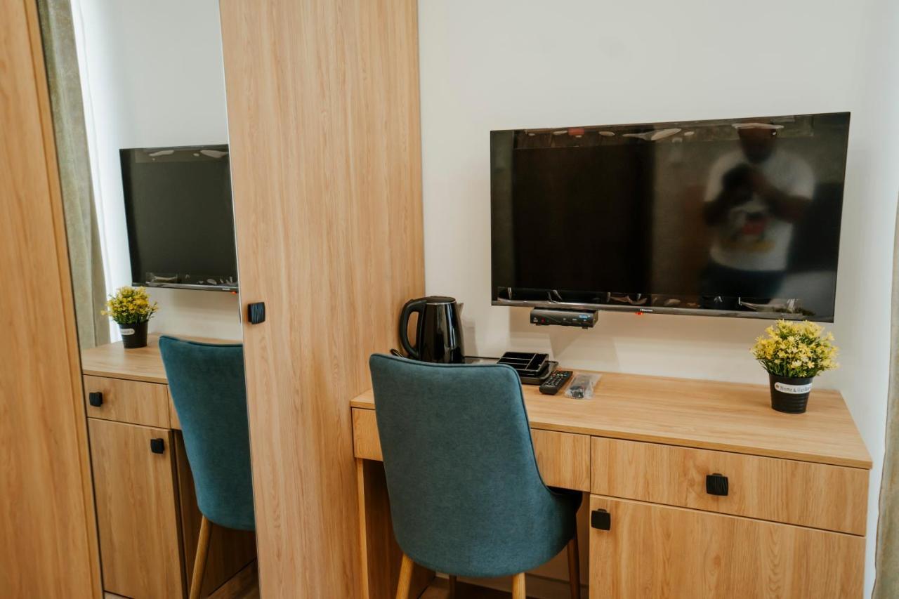 West Apart Hotel Батуми Екстериор снимка