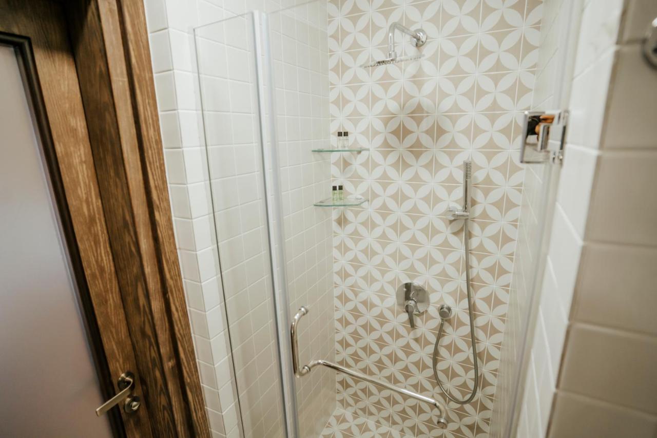 West Apart Hotel Батуми Екстериор снимка