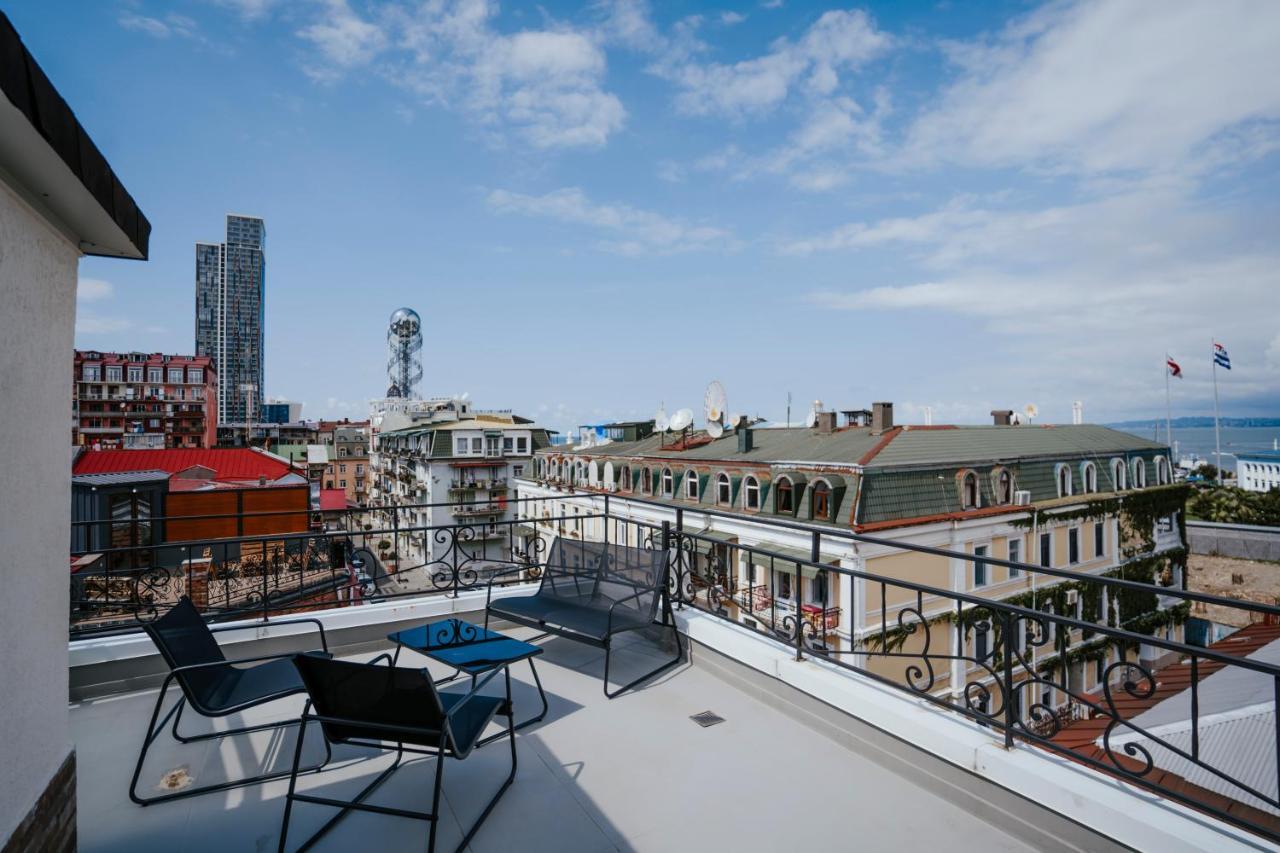 West Apart Hotel Батуми Екстериор снимка