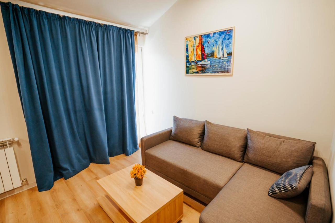 West Apart Hotel Батуми Екстериор снимка