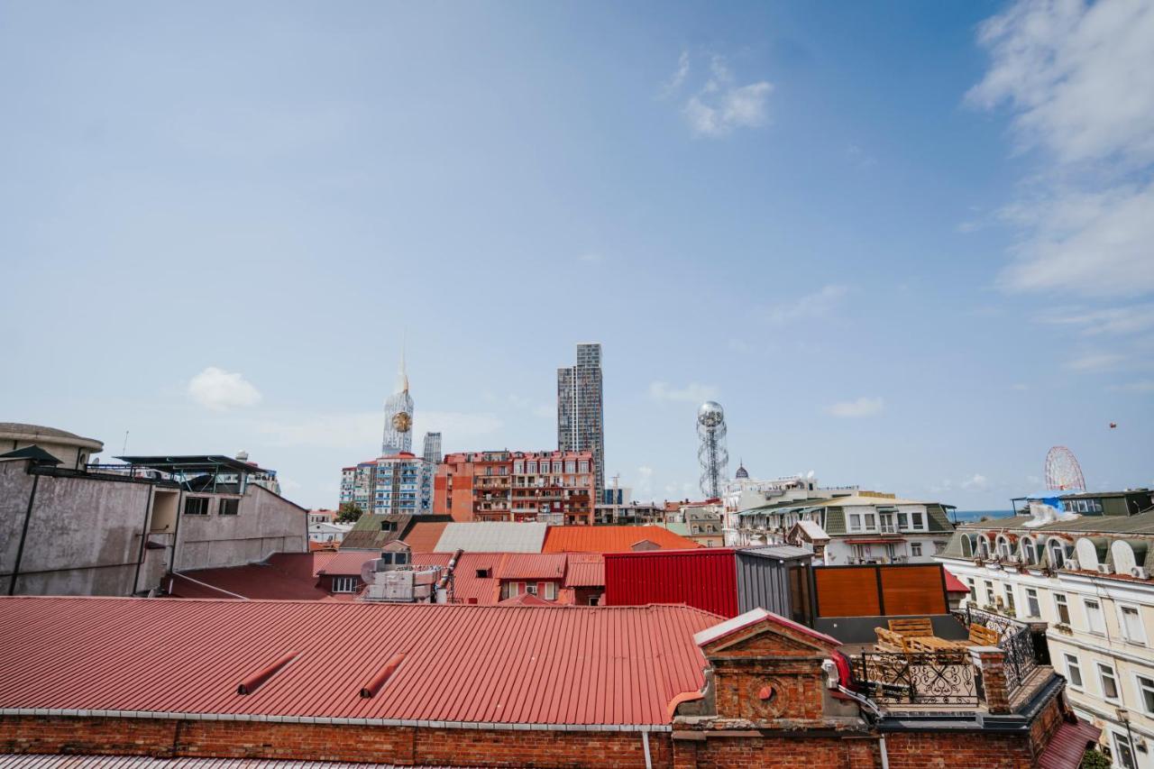 West Apart Hotel Батуми Екстериор снимка